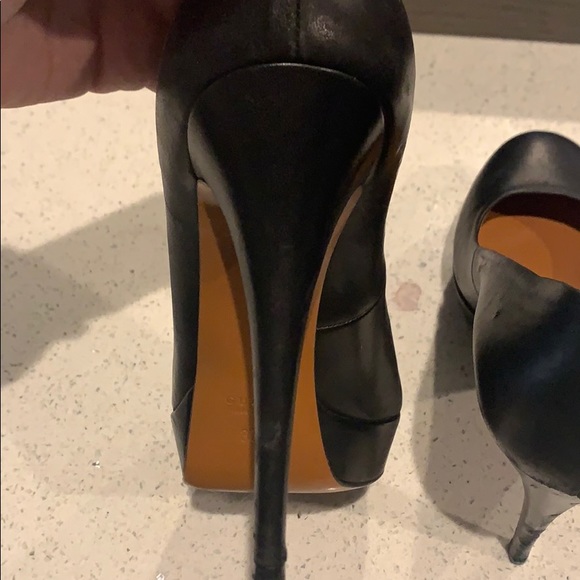 Black Leather Gucci Pumps - Picture 6 of 6